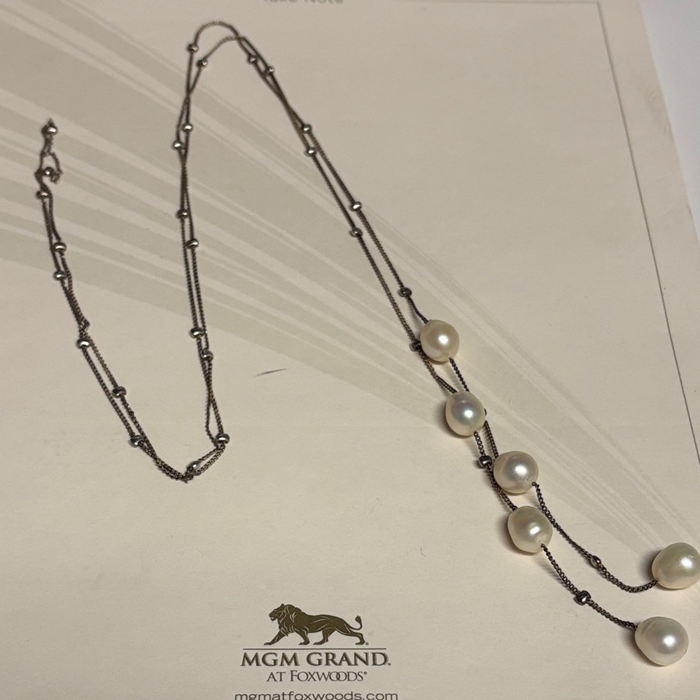Elegant Pearl Necklace with Silver Chain